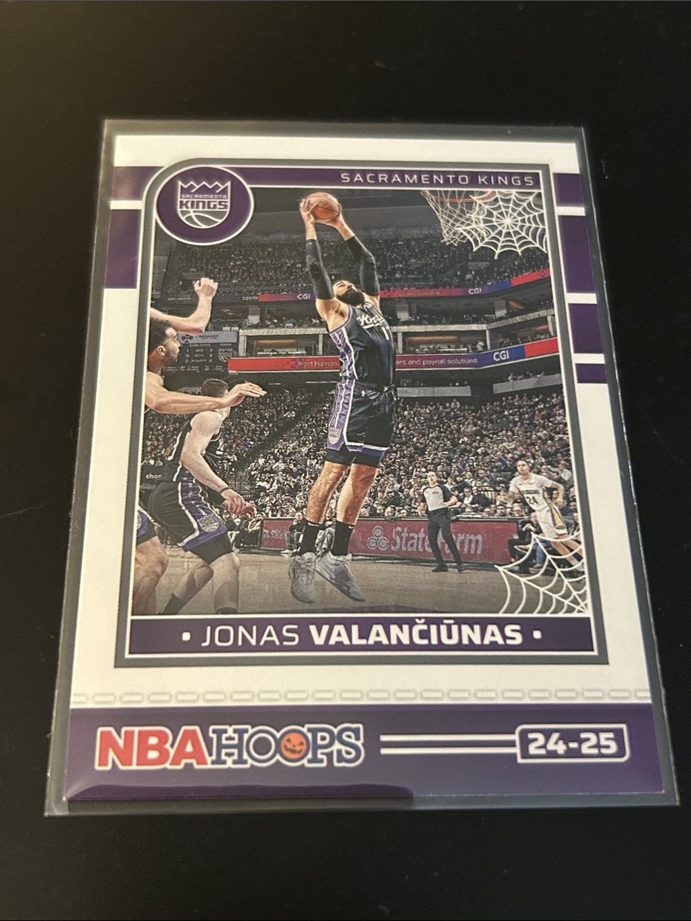 Panini NBA Hoops Jonas Valančiūnas Sacramento Kings Card - Purple